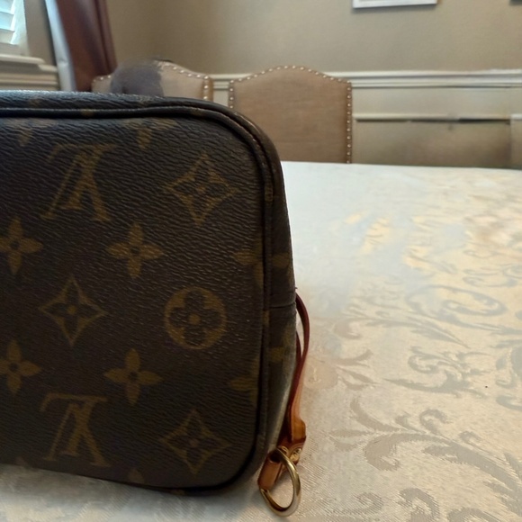 Louis Vuitton PM Neverfell - Picture 9 of 14